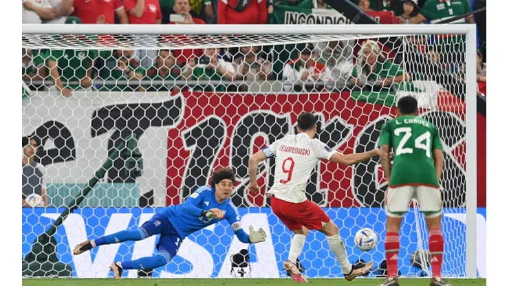 Robert Lewandowski desperdiça pênalti e Polônia empata com o México