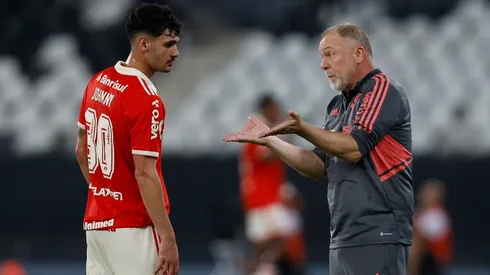 Botafogo v Internacional – Brasileirao 2022