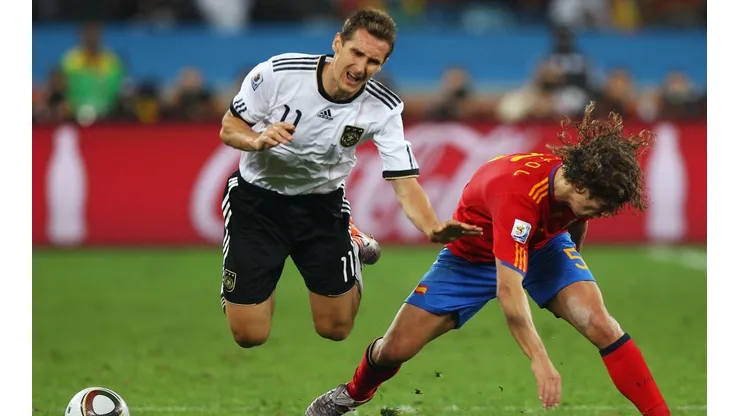 Alemanha e Espanha, em campo na Copa do Mundo de 2010 (Foto: Getty Images)