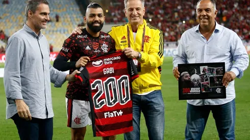 Diretoria do Flamengo está na dúvida sobre o tempo de novo contrato de Dorival Júnior