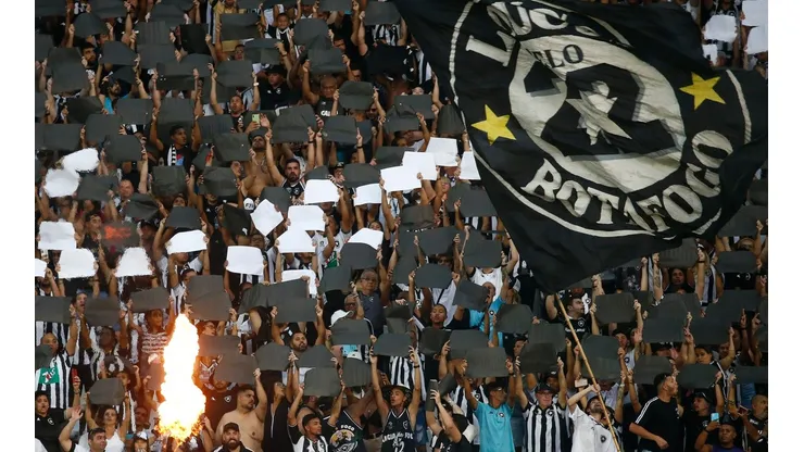 Botafogo v Internacional - Brasileirao 2022