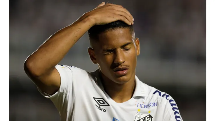 Santos v Corinthians - Brasileirao 2022