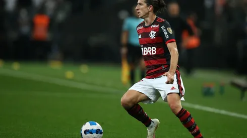 Filipe Luís pode ir como membro da comissão técnica para a Copa do Mundo