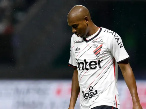 Fernandinho lamenta expulsão de Pedro Henrique na final da Copa Libertadores