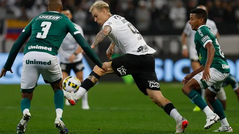 Goiás e Corinthians, em campo pelo Campeonato Brasileiro (Foto: Getty Images)