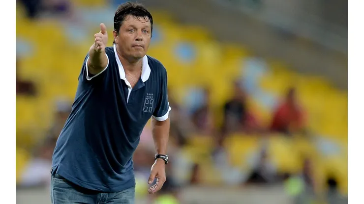 Adilson Batista é o atual treinador do Londrina