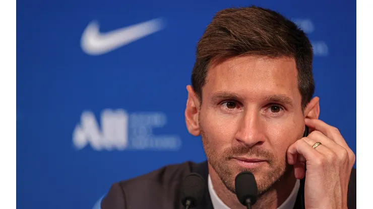 Lionel Messi - Presentation at Paris Saint-Germain