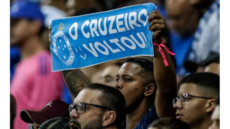 Torcida do Cruzeiro comemora acesso à Série A (Foto: Divulgação/Cruzeiro EC)