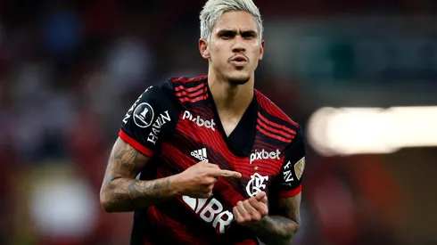 Pedro comemora gol com a camisa do Flamengo (Foto: Getty Images)