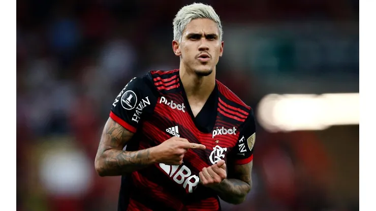 Pedro comemora gol com a camisa do Flamengo (Foto: Getty Images)