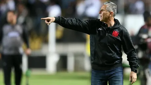 Jorginho compara a vitória sobre o Operário com a virada histórica do Vasco sobre o Palmeiras (Foto: Daniel RAMALHO/VASCO)