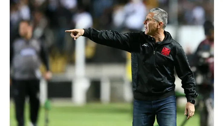 Jorginho compara a vitória sobre o Operário com a virada histórica do Vasco sobre o Palmeiras (Foto: Daniel RAMALHO/VASCO)