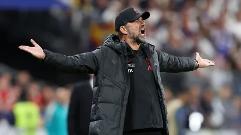 Craque do Liverpool vai embora mais cedo da seleção da Inglaterra e técnico Klopp critica a decisão