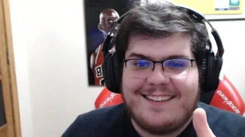 Casimiro durante live na plataforma twitch