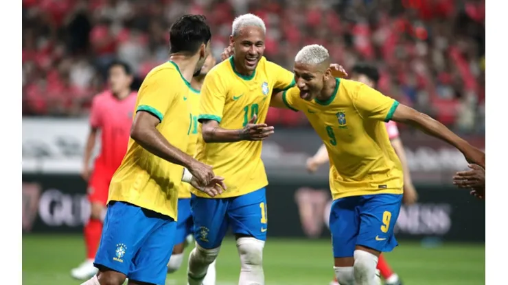 Destaque da seleção brasileira solta o verbo sobre o uso da camisa amarela como símbolo político