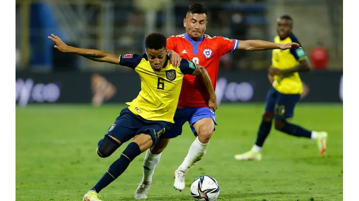Chile v Ecuador - FIFA World Cup Qatar 2022 Qualifier
