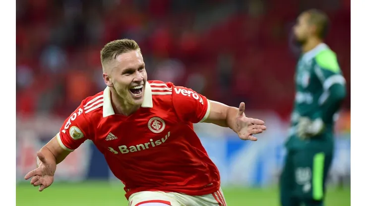 Alexandre Alemão pode ter contrato renovado com o Internacional