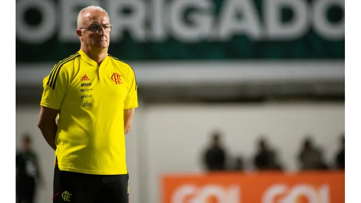Dorival Júnior explica o motivo para usar dosar jogadores do Flamengo nas competições (Foto: Andressa Anholete/Getty Images)