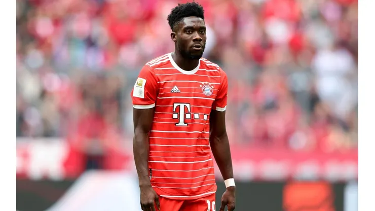 Alphonso Davies, lateral-esquerdo do Bayern (Foto: Getty Images)