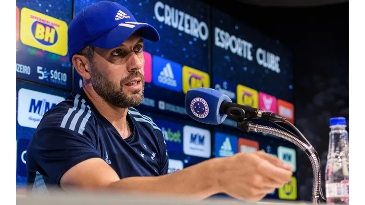 Paulo Pezzolano fala sobre título da Série B (Foto: Gustavo Aleixo/Cruzeiro)