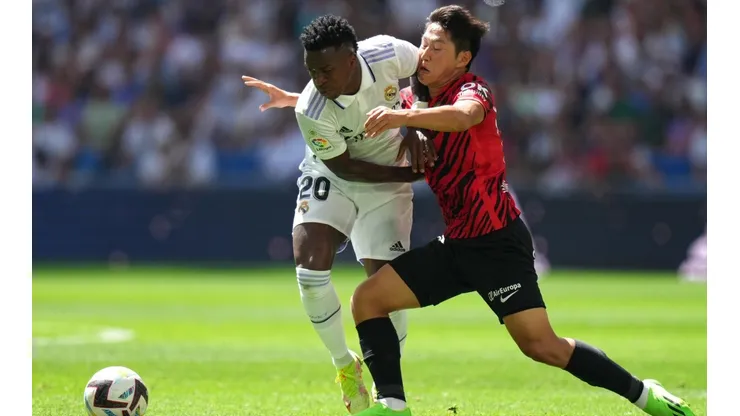 Carlo Ancelotti defende estilo de jogo de Vinícius Júnior no Real Madrid (Foto: Angel Martinez/Getty Images)