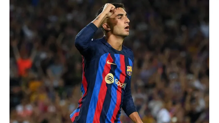 Ferrán Torres comemora gol com a camisa do Barcelona (Foto: Getty Images)