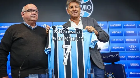 Renato Gaúcho, ao lado do presidente Romildo Bolzan (Foto: Divulgação/Grêmio)
