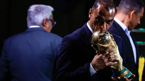 A tão sonhada taça da Copa do Mundo do Qatar chega ao Brasil em outubro
