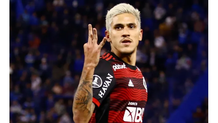 Pedro comemora gol com a camisa do Flamengo (Foto: Getty Images)