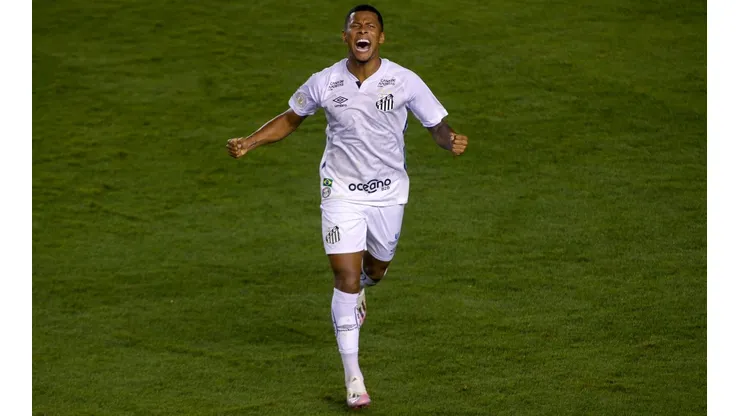 Arthur Gomes, ex-Santos, pode ser comprado pelo Sporting