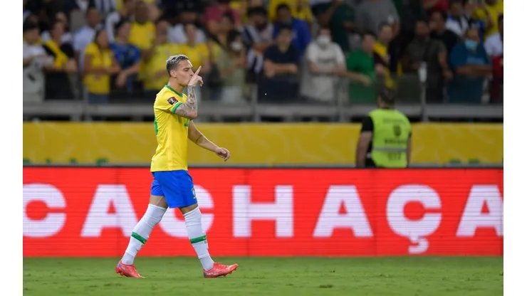 Ex-treinador da seleção holandesa critica futeubol de Antony (Foto: Pedro Vilela/Getty Images)