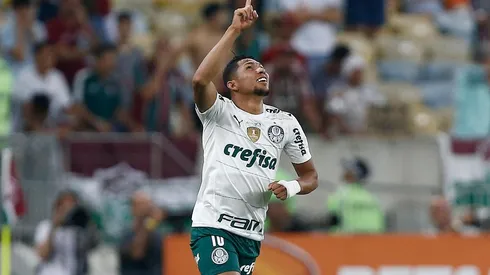 Rony comemora gol com a camisa do Palmeiras (Foto: Getty Images)