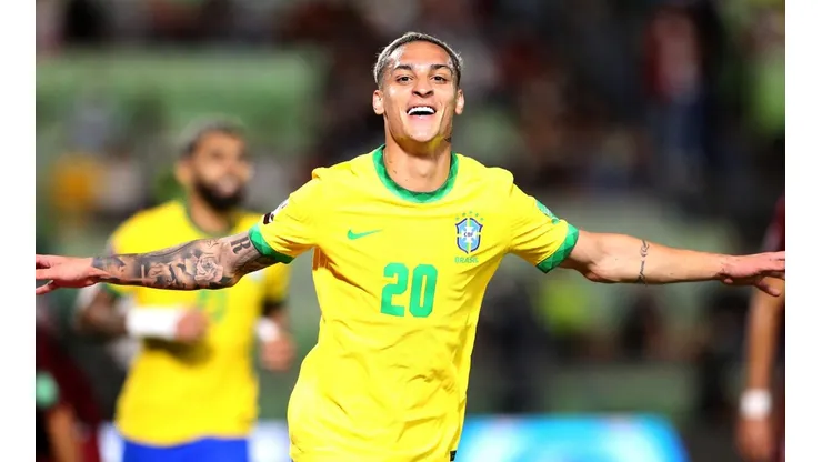 Ajax aceita os 100 milhões de euros e libera Antony para fechar com o Manchester United (Foto: Edilzon Gamez/Getty Images)