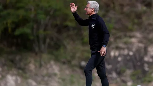 Luís Castro não vai poder contar com Erison e Matheus e tem problema no ataque para Botafogo x Flamengo (Foto: Vitor Silva/Botafogo)