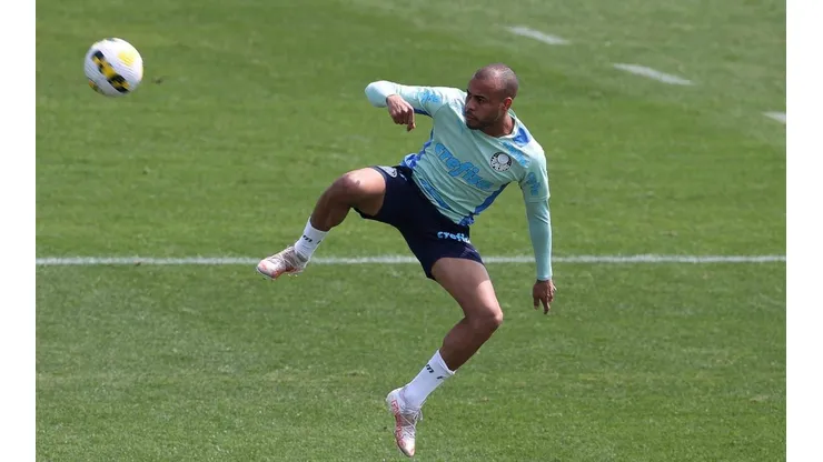 Mayke festeja semana livre para treinar para o duelo entre Palmeiras e Fluminense (Foto: Cesar Greco/Palmeiras)