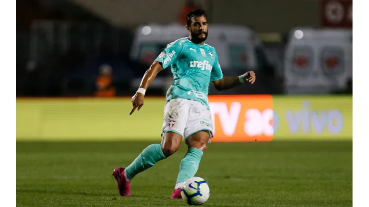 Henrique Dourado foi punido na China e pode voltar ao Brasil