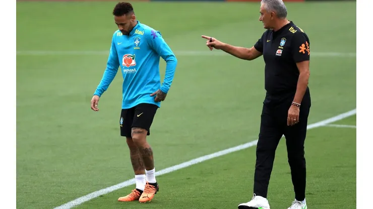 Tite e Neymar: treinador admite não levar jogadores voltando de lesão para a Copa do Mundo