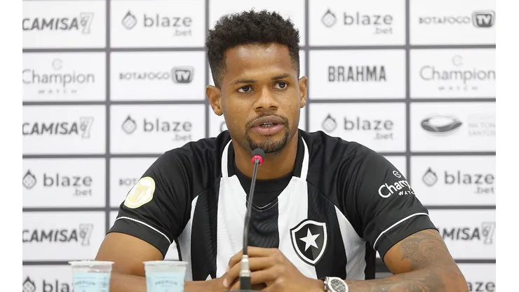 Reforço do Botafogo, Júnior Santos diz que diamante vem da lama (Foto: Vitor Silva/Botafogo)