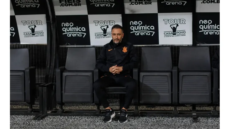 Vítor Pereira, técnico do Corinthians, se encontrou com membros da Gaviões da Fiel