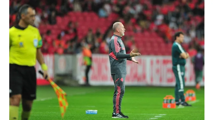Mano Menezes fala sobre impedimento marcado em gol do Internacional (Foto: Ricardo Duarte/SC Internacional)