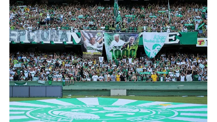 Treinador estrangeiro do Coritiba foi demitido após derrota no Brasileirão