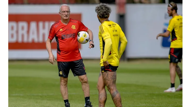 Dorival Júnior por não relacionar Varela e Pulgar para o duelo entre Flamengo e Athletico-PR (Foto: Marcelo Cortes / Flamengo)