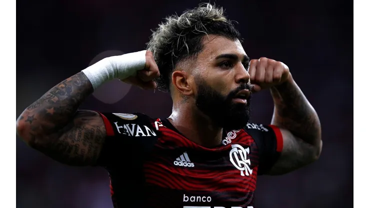 Gabigol comemora gol da forma característica (Foto: Getty Images)