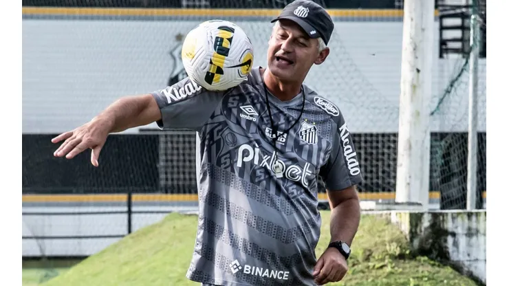 Santos, de Lisca, próximo de acertar a contratação de meia argentino