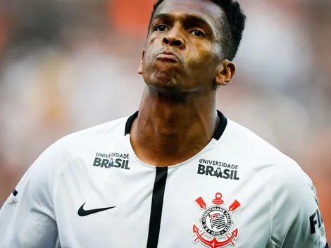 Clube brasileiro pega todos de surpresa e fecha a contratação do atacante Jô