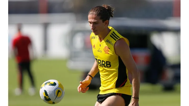 Filipe Luís se machuca sozinho em treino do Flamengo (Foto: Gilvan de Souza/Flamengo)