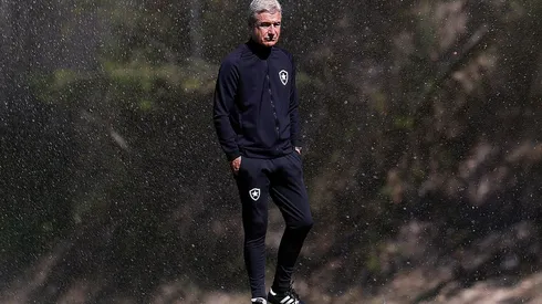 Luís Castro opta por não relacionar nomes que vinha utilizando (Foto: Vitor Silva/Botafogo)