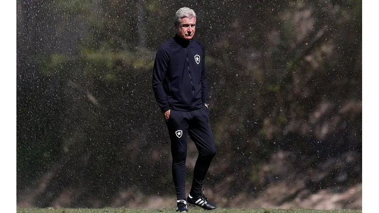 Luís Castro opta por não relacionar nomes que vinha utilizando (Foto: Vitor Silva/Botafogo)