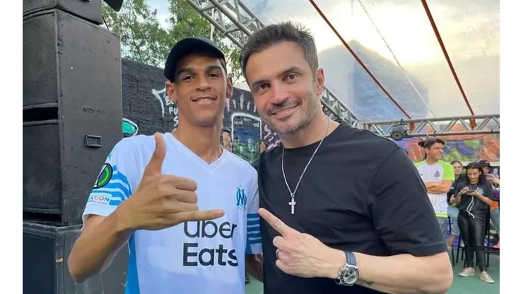 Luva de Pedreiro revela propostas de 3 times para jogar futebol profissional: "Propostas boas"