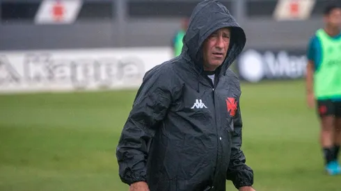 Vasco fechou a contratação do lateral-direito Matheus Ribeiro, do Avaí (Foto: Daniel RAMALHO/CRVG)